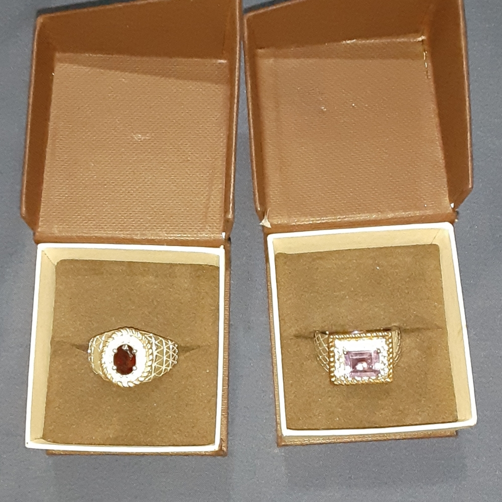 Set of 2 gorgeous rings 1 ruby and 1 amethyst